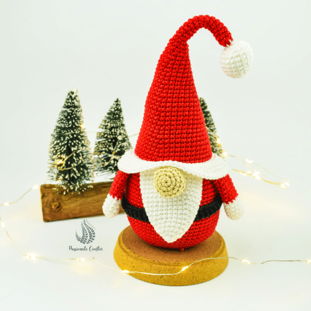 Crochet Santa gnome- free pattern with step-by-step written instructions