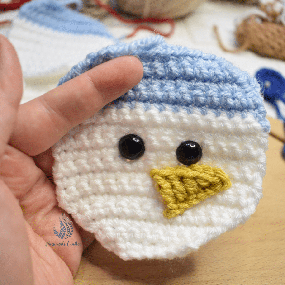 how to form a face for snowman ornament