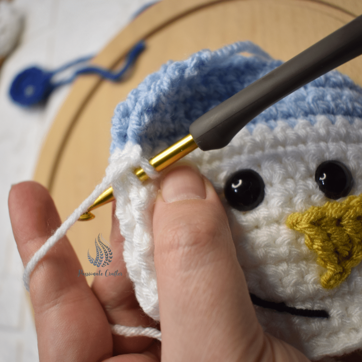 how to join two pieces with a sc stitch