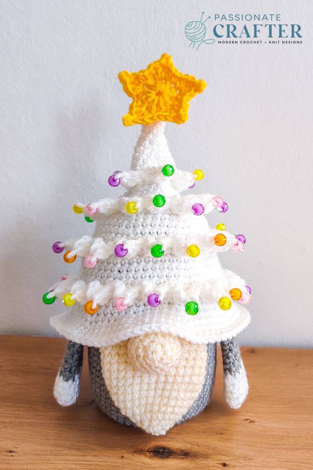 Christmas tree Gnome with 16 oz jar inside free crochet pattern