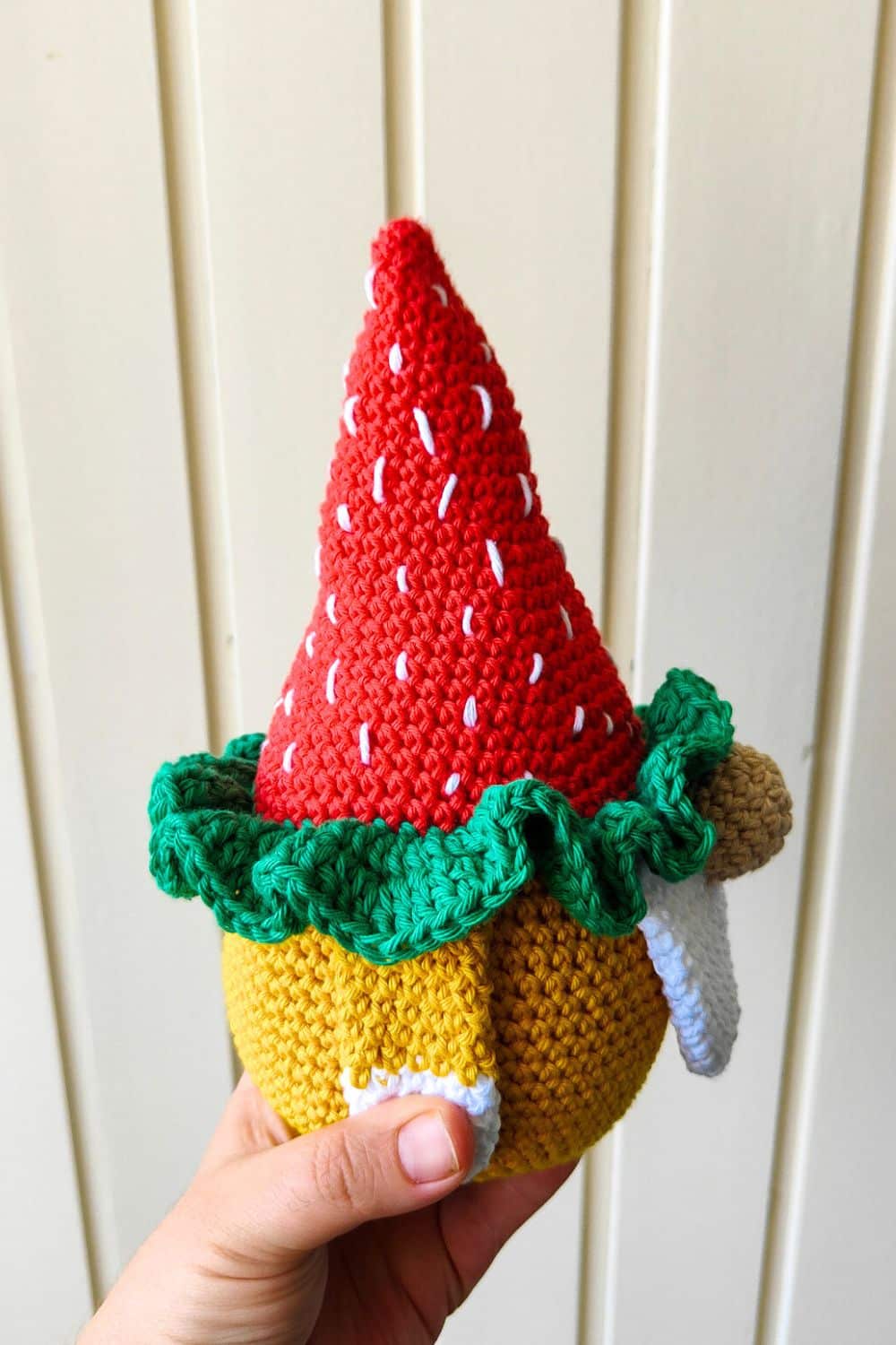 Strawberry gnome pattern crochet free