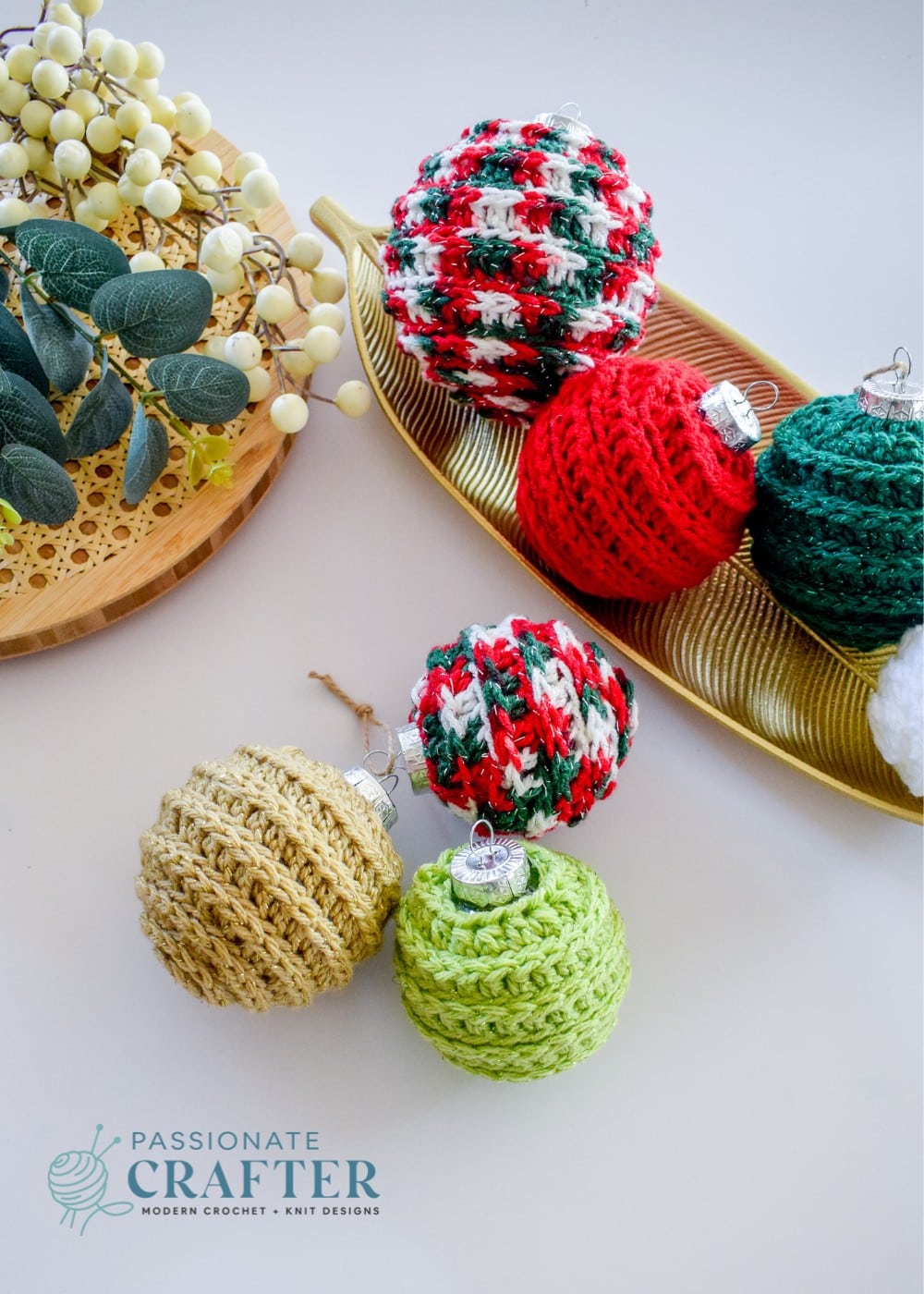 Crochet Christmas Ornaments pattern in 3 sizes.
