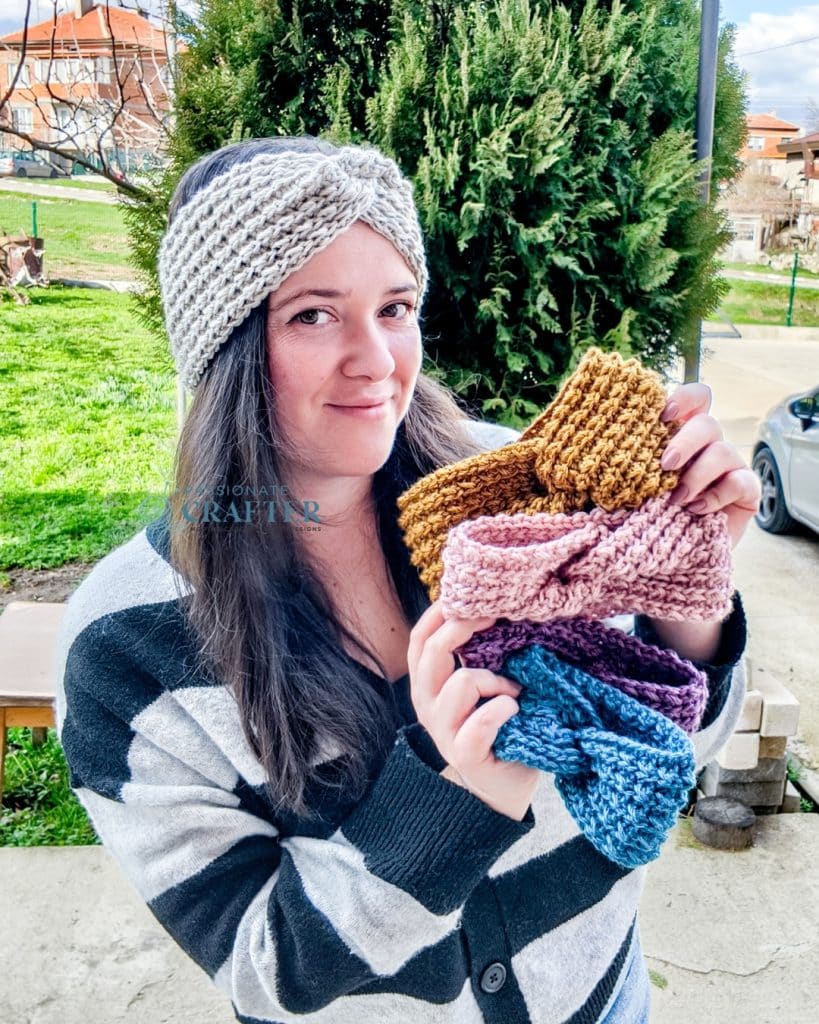 Easy crochet pixel ear warmer in 6 different sizes from baby to adult